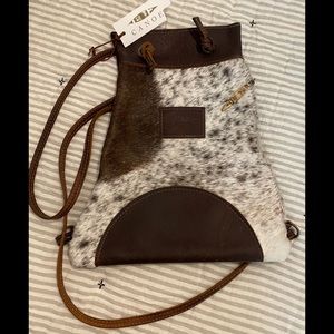NWT Canoe Look Leather bag
